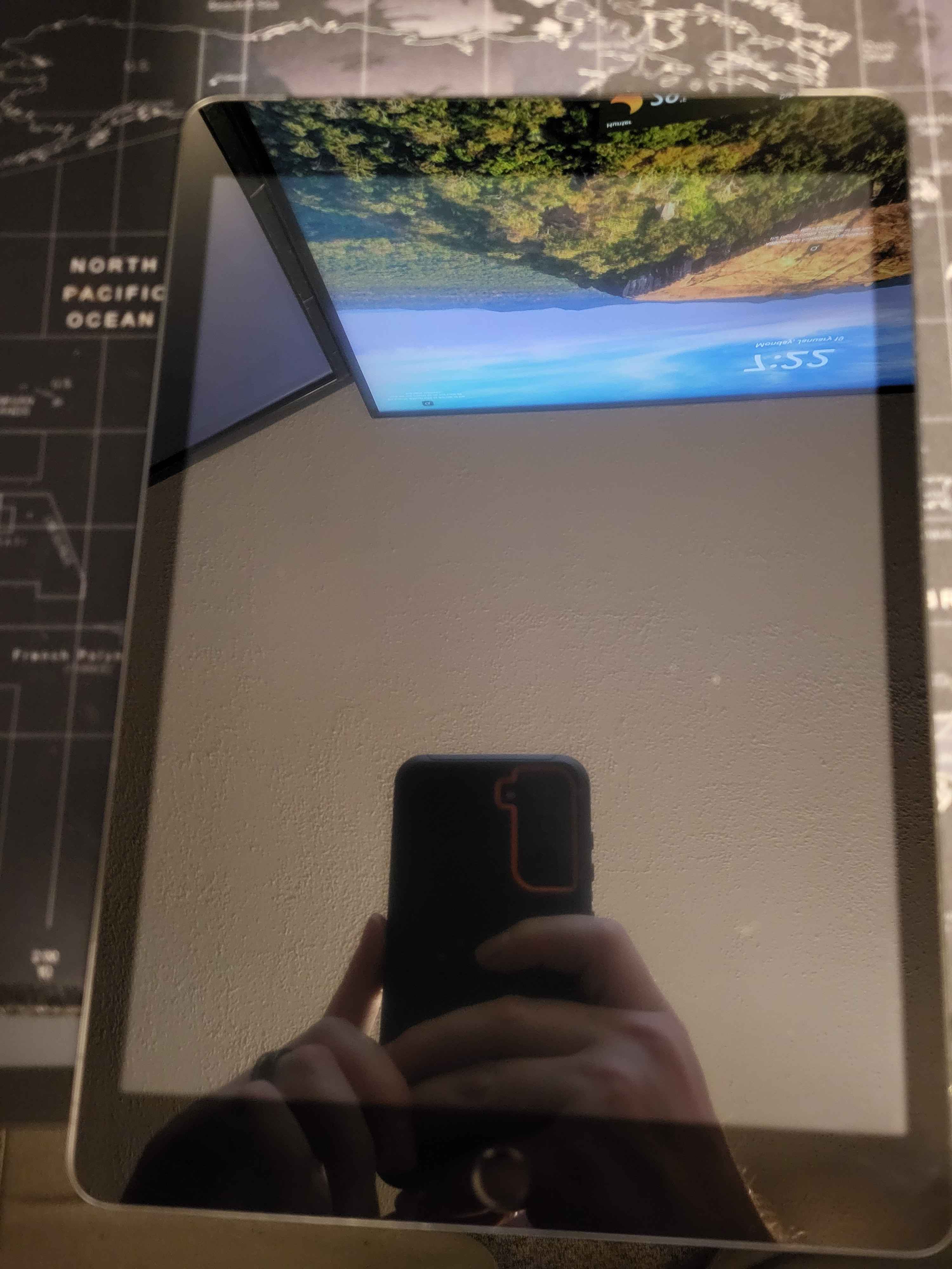 Tablet that looks brade new after a screen replacement.